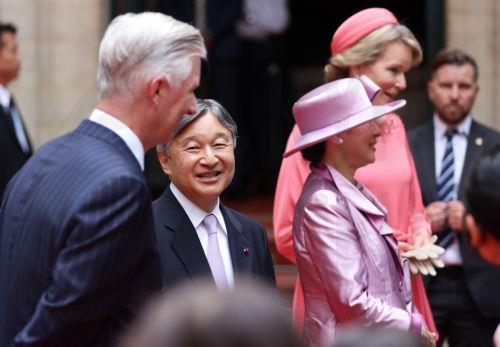 epa13058431 Japanese Emperor Naruhito (2-L), Empress Masako (3-L), Belgian King Philippe (L) and Queen Mathilde (2-R) visit the Brussels City Hall, during a state visit in Brussels, Belgium, 23 June 2026.  EPA/NICOLAS ECONOMOU / POOL