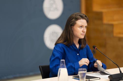 epa13066421 Former National Action Committee for Students (LAKS) chair Nienke Luijckx attends a public hearing of the parliamentary inquiry committee into the COVID-19 pandemic policy, in The Hague, the Netherlands, 26 June 2026.  EPA/JEROEN JUMELET