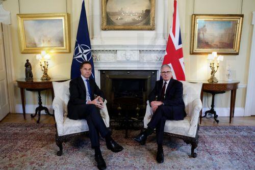 epa13072236 North Atlantic Treaty Organization (NATO) Secretary General Mark Rutte (L) and British Prime Minister Keir Starmer (R) attend a meeting at 10 Downing Street in London, Britain, 29 June 2026.  EPA/JASON ALDEN / POOL