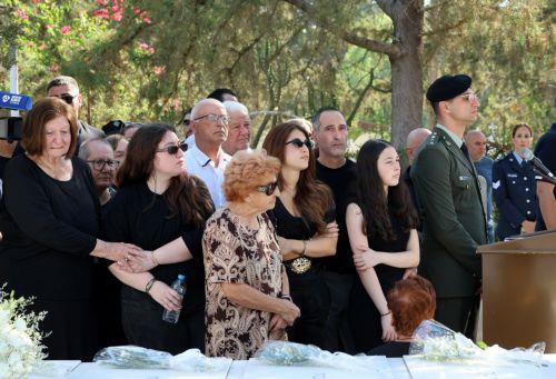 Με διάφορες εκδηλώσεις μνήμης και τιμής ο κυπριακός λαός τιμά σήμερα αυτούς που έπεσαν κατά το πραξικόπημα της 15ης Ιουλίου 1974 για την υπεράσπιση της δημοκρατίας και της νομιμότητας, Κοιμητήριο Κωνσταντίνου και Ελένης, Λευκωσία 15 Ιουλίου 2026. ΚΥΠΕ/ΚΑΤΙΑ ΧΡΙΣΤΟΔΟΥΛΟΥ