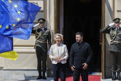 epa13113171 Ukrainian President Volodymyr Zelensky (R) and European Commission President Ursula von der Leyen (L) attend a meeting in Kyiv, Ukraine, 15 July 2026. Ursula von der Leyen arrived in Kyiv to meet with senior Ukrainian officials amid the ongoing Russian invasion.  EPA/SERGEY DOLZHENKO