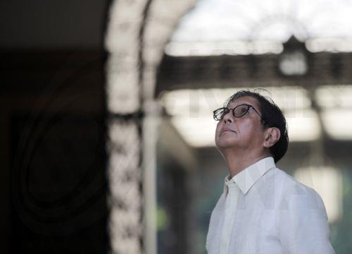 epa13126032 Philippine President Ferdinand 'Bongbong' Marcos Junior waits to meet the United State Secretary of State at Malakanang presidential palace in Manila, Philippines, 22 July 2026. Rubio is set to attend meetings with ASEAN leaders and the East Asia Summit.  EPA/FRANCIS R. MALASIG / POOL