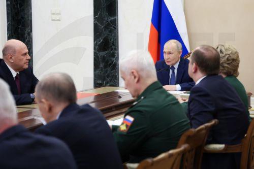 epa13128069 Russian President Vladimir Putin chairs a meeting with members of the Security Council at the Kremlin in Moscow, Russia, 23 July 2026.  EPA/ALEKSEY BABUSHKIN / SPUTNIK / KREMLIN POOL MANDATORY CREDIT