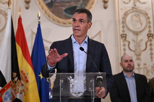 epa13143989 A handout photo made available by the Spanish Prime Minister's Office shows Spanish Prime Minister Pedro Sanchez as he speaks at a press conference in Ceuta, Spain, 31 July 2026. Sanchez traveled to the autonomous city following the arrival of thousands of migrants from Morocco.  EPA/Borja Puig de la Bellacasa/Moncloa HANDOUT -- MANDATORY CREDIT...