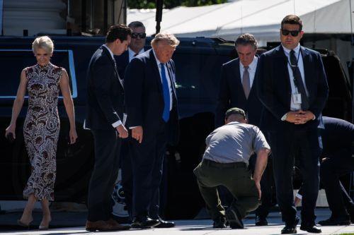 epa13144158 US President Donald Trump (C-L) inspects some of the restoration work being done on the White House with US Secretary of the Interior Doug Burgum (C-R) before departing for Camp David, in Washington, D.C., USA, 31 July 2026. Trump is holding a cabinet meeting at Camp David before heading to his private golf course in Bedminster, New Jersey where...