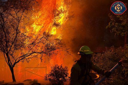 epa13148329 A handout photo made available by the Spokane Valley Fire Department shows the Fairview Fire northeast of Spokane, Washington, USA, 02 August 2026 (released on 03 August 2026). Wildfires in Spokane County have displaced thousands of residents and destroyed hundreds of homes and buildings.  EPA/SPOKANE VALLEY FIRE DEPARTMENT HANDOUT   HANDOUT...