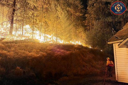epa13148331 A handout photo made available by the Spokane Valley Fire Department shows the Fairview Fire northeast of Spokane, Washington, USA, 02 August 2026 (released on 03 August 2026). Wildfires in Spokane County have displaced thousands of residents and destroyed hundreds of homes and buildings.  EPA/SPOKANE VALLEY FIRE DEPARTMENT HANDOUT   HANDOUT...