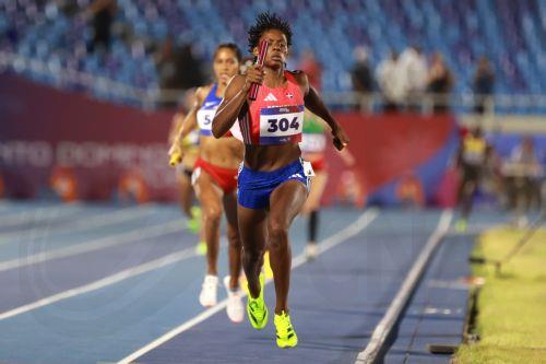 epa13149191 Marileidy Paulino of the Dominican Republic competes in the mixed 4x400-meter relay final during the XXV Central American and Caribbean Games Santo Domingo 2026, in Santo Domingo, Dominican Republic, 03 August 2026.  EPA/ORLANDO BARRIA
