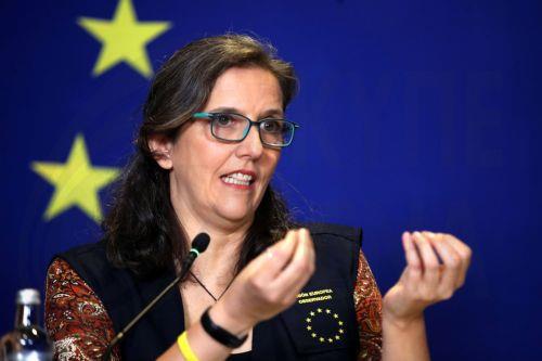 epa13176417 MEP Annalisa Corrado, chief observer of the European Union Election Observation Mission to Peru, speaks during a press conference at which she presented the main conclusions and recommendations of the mission's final report on Peru's 2026 presidential elections in Lima, Peru, 17 August 2026.  EPA/PAOLO AGUILAR