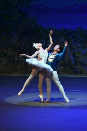 epa13185934 Artists from the Christa Mertins National Ballet of Guatemala present a performance of 'Swan Lake' in the Efrain Recinos Great Hall of the Miguel Angel Asturias Cultural Center in Guatemala City, Guatemala, 22 August 2026.  EPA/Alex Cruz