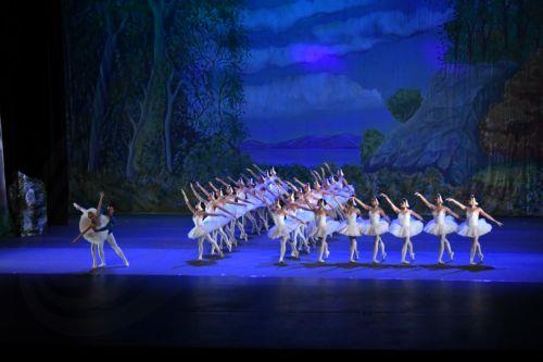 epa13185941 Artists from the Christa Mertins National Ballet of Guatemala present a performance of 'Swan Lake' in the Efrain Recinos Great Hall of the Miguel Angel Asturias Cultural Center in Guatemala City, Guatemala, 22 August 2026.  EPA/Alex Cruz
