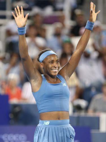 epa13187797 Coco Gauff of the USA celebrates her win over Jessica Pegula of the USA during the women's singles final of the Cincinnati Open tennis tournament in Cincinnati, Ohio, USA, 23 August 2026.  EPA/MARK LYONS