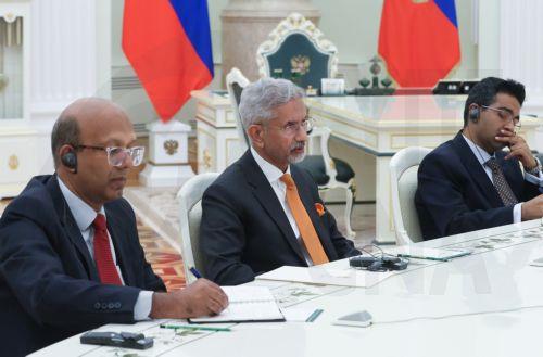 epa13188550 Indian Foreign Minister Subrahmanyam Jaishankar (C) and ndian Ambassador to Russia Vinay Kumar (L) attend a meeting with Russian President Vladimir Putin (not pictured) at the Kremlin, in Moscow, Russia, 24 August 2026.  EPA/SERGEI KARPUKHIN/SPUTNIK/KREMLIN / POOL MANDATORY CREDIT