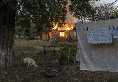 epa13191386 A handout photo made available by the press service of the 93rd 'Kholodnyi Yar' Separate Mechanized Brigade of the Ukrainian Armed Forces shows a residential building on fire following a Russian airstrike in Kramatorsk, Donetsk region, eastern Ukraine, 25 August 2026, amid the Russian invasion.  EPA/PRESS SERVICE OF THE 93RD SEPARATE MECHANIZED...