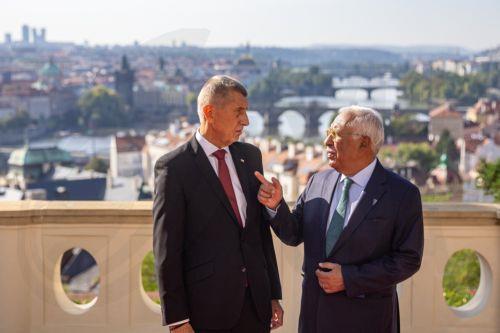 epa13194016 Czech Prime Minister Andrej Babis (L) welcomes European Council President Antonio Costa (R) ahead of their meeting in Prague, Czech Republic, 27 August 2026. Costa is in Prague as part of his an annual round of visits to European Union capitals between 25 August and 17 September.  EPA/MARTIN DIVISEK