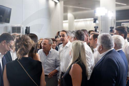 Ο πρωθυπουργός Κυριάκος Μητσοτάκης (Κ) προσέρχεται στην τελετή παράδοσης του έργου της επέκτασης του Μετρό Θεσσαλονίκης προς την Καλαμαριά, στον σταθμό «Μίκρα», Θεσσαλονίκη, την Πέμπτη 27 Αυγούστου 2026. Παρουσία του πρωθυπουργού, εγκαινιάζεται σήμερα η επέκταση του μετρό Θεσσαλονίκης προς την Καλαμαριά με 5 νέους σταθμούς: Νομαρχία, Καλαμαριά, Αρετσού, Νέα...