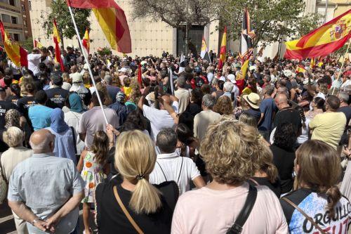 epa13202203 Residents attend a rally called by public servants to demand more 'Resources, Means, and Solutions' amid the migrant crisis outside the offices of the Delegation of the Central Government in Ceuta, Spain, 31 August 2026. Spain faced a massive migration crisis after thousands of people crossed into the North African enclave of Ceuta from Morocco...