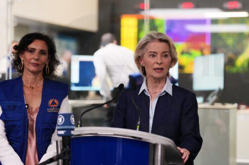 epa13202362 European Commission President Ursula von der Leyen (R) and European Commissioner for Preparedness and Crisis Hadja Lahbib (L) deliver a statement during a visit to the European Emergency Response Coordination Center (ERCC) in Brussels, Belgium, 31 August 2026.  EPA/VIRGINIA MAYO / POOL