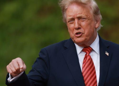 epa13233641 US President Donald Trump (R) at the Aras an Uachtarain in Dublin, Ireland, 12 September 2026. The US president is on a two-day visit to Ireland, including a visit to his golf course in Doonbeg.  EPA/NEIL HALL