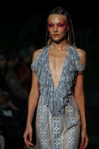 epa13242571 A model presents a creation by Frederick Anderson for the Spring/Summer 2027 collection during New York Fashion Week in New York, New York, USA, 15 September 2026. New York Fashion Week runs from 10 to 15 September 2026.  EPA/OLGA FEDOROVA