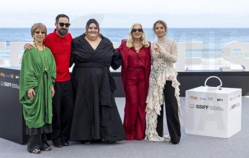 epa13254071 Filmmaker and scriptwriter Pablo Larrain (2L) poses with actresses Mercedes Moran (2R), Dolores Fonzi (R), Carolina Alvarez (C) and Alejandra Flechner (L) pose during the presentation of the film 'Mis muertos tristes' (My Sad Dead) at the 74th edition of the San Sebastian Film Festival in San Sebastian, Spain, 21 September 2026.  EPA/JAVIER...