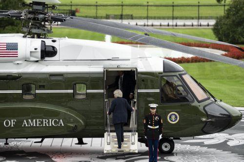 epa13254962 Susie Wiles, White House chief of staff, boards the new Marine One helicopter, a Sikorsky VH-92A Patriot, on a new helipad on the South Lawn of the White House in Washington, DC, USA, 21 September 2026 (issued 22 September 2026).  EPA/Al Drago / POOL