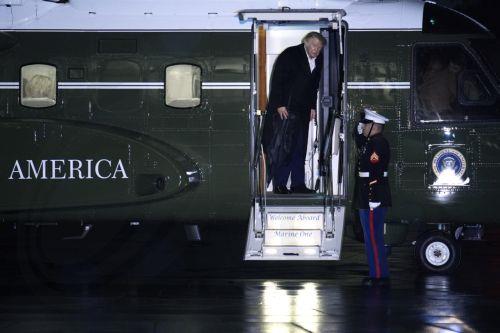 epa13256911 US President Donald Trump disembarks Marine One helicopter on the South Lawn of the White House upon his arrival in Washington, DC, USA, 23 September 2026. Trump returned after attending the 81st session of the United Nations General Assembly (UNGA) in New York.  EPA/Yuri Gripas / POOL