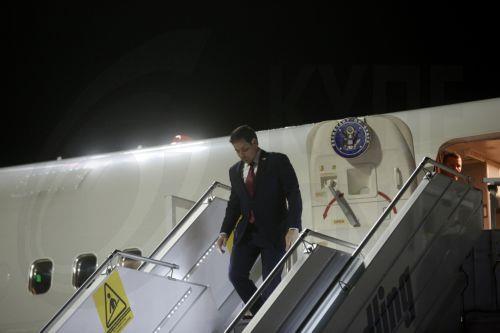 Ο υπουργός Εξωτερικών των ΗΠΑ Μάρκο Ρούμπιο κατεβαίνει τις σκάλες του αεροπλάνου, κατά την άφιξή του στο αεροδρόμιο Ελευθέριος Βενιζέλος στα Σπάτα, την Τρίτη 6 Οκτωβρίου 2026. Την Αθήνα επισκέπτεται ο υπουργός Εξωτερικών των ΗΠΑ, Μάρκο Ρούμπιο, επικεφαλής της αμερικανικής αντιπροσωπείας στον 6ο Στρατηγικό Διάλογο Ελλάδας-ΗΠΑ. ΑΠΕ-ΜΠΕ/ΑΠΕ-ΜΠΕ/ΓΙΑΝΝΗΣ...