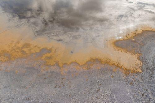 epa13289198 This picture, taken by a drone, shows the muddy bed of the nearly dried out 30-hectare inner lake of the Tihany Peninsula on the northern shore of Balaton near Tihany, Hungary, 08 October 2026.  EPA/Tamas Vasvari HUNGARY OUT