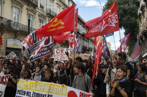 epa13289204 Students march with placards, banners and flags during a demonstration over school conditions in Montpellier, southern France, 08 October 2026. A wave of nationwide protests by high school students has been sweeping across France since late September 2026, later joined by university students, over severe teacher shortages, overcrowded lecture...