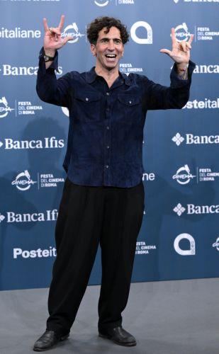 epa13306255 Italian director Nicola Prosatore poses during a photocall for the film 'Je So' Pazzo' at the 21st annual Rome Film Festival in Rome, Italy, 15 October 2026. The Festa del Cinema di Roma runs from 13 to 25 October 2026.  EPA/ETTORE FERRARI