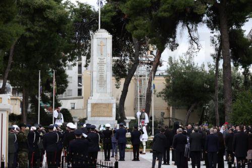 (Ξένη Δημοσίευση). Ο  Πρόεδρος της Δημοκρατίας, Κωνσταντίνος Τασούλας καταθέτει στεφάνι στο Ηρώο του Γ΄ Σώματος Στρατού, λίγο πριν ξεκινήσει η στρατιωτική παρέλαση για την επέτειο της 28ης Οκτωβρίου 1940, στη Θεσσαλονίκη, Τετάρτη 28 Οκτωβρίου 2026. Με τη μεγάλη στρατιωτική παρέλαση στη Θεσσαλονίκη, ενώπιον του Προέδρου της Δημοκρατίας Κωνσταντίνου Τασούλα...