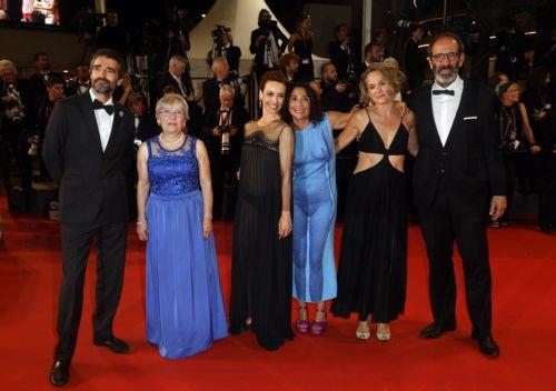 epa10646762 Guests arrive for the screening of 'The Idol' during the 76th annual Cannes Film Festival, in Cannes, France, 22 May 2023. The festival runs from 16 to 27 May.  EPA/GUILLAUME HORCAJUELO