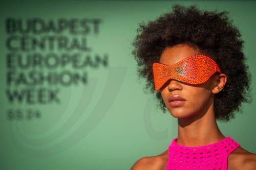 epa10838391 A model is portrayed backstage during the 12th edition of the Budapest Central European Fashion Week, in Budapest, Hungary, 03 September 2023.  EPA/Zoltan Balogh HUNGARY OUT
