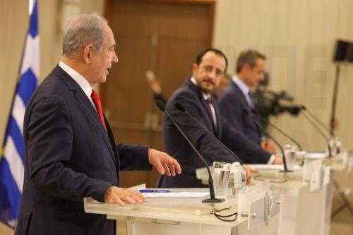 O πρωθυπουργός Κυριάκος Μητσοτάκης (Δ), πρωθυπουργό του Ισραήλ  Benjamin Netanyahu (Α) και Ο Πρόεδρος της Κυπριακής Δημοκρατίας Νίκος Χριστοδουλίδης (Κ), κάνουν κοινές δηλώσεις στα Μέσα Μαζικής Ενημέρωσης, μετά το τέλος της 9ης Τριμερούς Συνόδου Κορυφής Κύπρου - Ελλάδας - Ισραήλ, στο Προεδρικό Μέγαρο, Λευκωσία, Κύπρος, Δευτέρα 04 Σεπτεμβρίου 2023.  Ο...