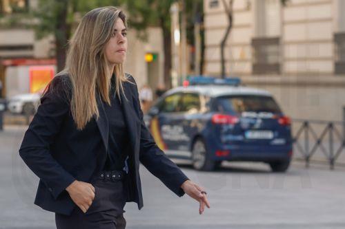 epa10895111 Goalkeeper of the Spanish women's national soccer team Misa Rodriguez arrives to the Audiencia Nacional court to testify as witness in the inquiry against former Spanish Soccer Federation's (RFEF) head Luis Rubiales for alleged sexual offenses and coercion over soccer player Jenni Hermoso in Madrid, Spain, 02 October 2023.  EPA/JAVIER LIZON