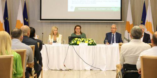 Η Υπουργός Παιδείας, Αθλητισμού και Νεολαίας κα Αθηνά Μιχαηλίδου απευθύνει χαιρετισμό και προβαίνει σε παρουσίαση στη συνέντευξη Τύπου για την Επίσημη Εξαγγελία της Έναρξης Διαλόγου για την Ειδική Εκπαίδευση από τον Πρόεδρο της Δημοκρατίας κ. Νίκο Χριστοδουλίδη.