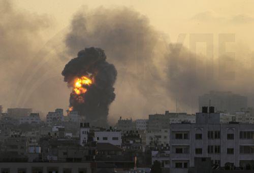 epa10955052 Smoke and flames rise following an Israeli strike on the Tal Al Hawa neighborhood in Gaza City, 02 November 2023. More than 9,000 Palestinians and at least 1,400 Israelis have been killed, according to the Israeli Defense Forces (IDF) and the Palestinian health authority, since Hamas militants launched an attack against Israel from the Gaza...