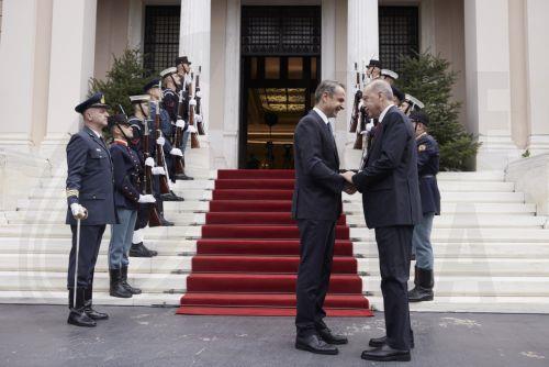 (Ξένη Δημοσίευση).Ο πρωθυπουργός Κυριάκος Μητσοτάκης (Α) υποδέχεται τον Πρόεδρο της Τουρκίας Ταγίπ Ερντογάν (Recep Tayyip Erdoğan) (Δ),  κατά τη διάρκεια συνάντησής τους στο Μέγαρο Μαξίμου, Αθήνα, Πέμπτη 07 Δεκεμβρίου 2023. Η συνάντηση γίνεται στο πλαίσιο της επίσκεψης του Προέδρου της Τουρκίας Ταγίπ Ερντογάν (Recep Tayyip Erdoğan), επ' ευκαιρία του 5ου...