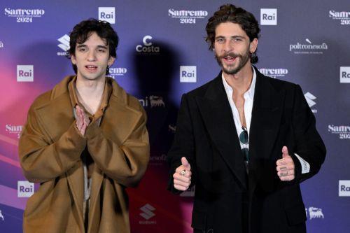 epa11133417 Italian duo Santi Francesi, consisting of Mario Lorenzo Francese (L) and Alessandro De Santis (R), pose during a photocall on the occasion of the 74th Sanremo Italian Song Festival, in Sanremo, Italy, 07 February 2024. The music festival will run from 06 to 10 February 2024.  EPA/ETTORE FERRARI