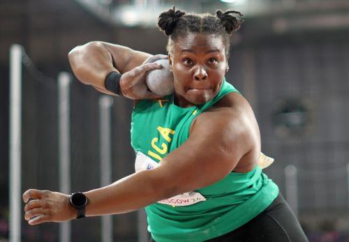 epa11190620 Danniel Thomas-Dodd of Jamaica competes in the Women's Shot Put final at the World Athletics Indoor Championships in Glasgow, Britain, 01 March 2024.  EPA/ADAM VAUGHAN