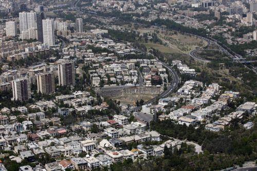 epa11317577 A general view of the capital of Tehran, Iran, 29 April 2024 (issued 04 May 2024).  EPA/ABEDIN TAHERKENAREH