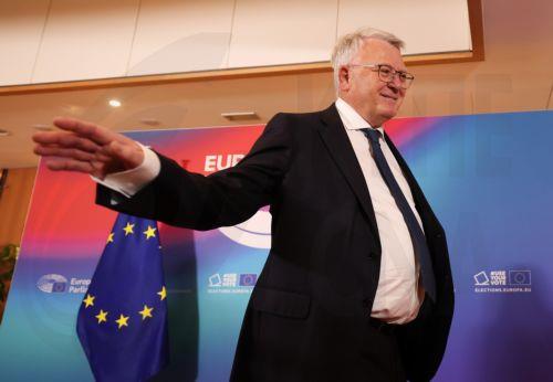 epa11362976 Nicolas Schmit of Party of European Socialists arrives to take part in Eurovision Debate 2024 for the presidency of the European Commission, taking place in European Parliament hemicycle in Brussels, Belgium, 23 May 2024.  The lead candidates for the presidency of the European Commission: Ursula von der Leyen candidate for European Peopleâ€™s...