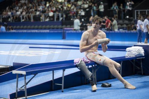 epa11589927 Olivier Van de Voort of Netherlands reacts after the Men's 100m Backstroke S10 final in the Paris La Defense Arena at the 2024 Paris Summer Paralympics Games in Paris, France, 06 September 2024.  EPA/ENNIO LEANZA