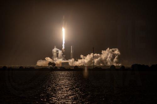 epa11599844 The SLD 45 BlueBird Block 1-5 Mission lifts off on a SpaceX Falcon 9 rocket from Space Launch Complex 40 in the Cape Canaveral Space Force Station in Florida, USA, 12 September 2024. BlueBird Block 1-5 mission will launch the first five commercial satellites, called BlueBirds, in AST SpaceMobile's cellphone-compatible broadband constellation....