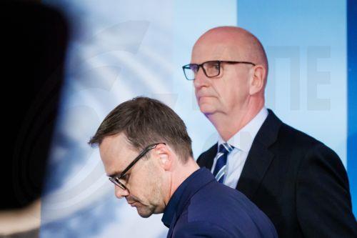 epa11619832 Social Democratic Party (SPD) top candidate and Brandenburg State Premier Dietmar Woidke (R) and Christian Democratic Union (CDU) top candidate Jan Redmann (L) walk next to each other as they leave a TV studio during the regional state parliament election in Brandenburg, in Potsdam, Germany, 22 September 2024. Regional state parliament election...