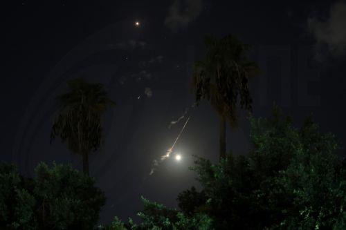 epa11636134 Israel's Iron Dome air defense system intercepts projectiles over Tel Aviv, Israel, 01 October 2024. Israel's military stated that Iran has launched missiles towards the State of Israel on 01 October, and asked citizens to 'remain vigilant' and to follow the Home Front Command's instructions directing people to protected areas and remain there...