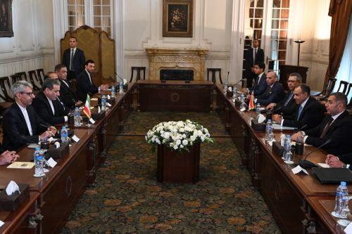epa11663924 Egyptian Minster of Foreign Affairs Badr Abdelatty (2-R) meets with his Iranian counterpart Abbas Araghchi (2-L) during the latter's visit to Cairo, Egypt, 17 October 2024. The Iranian foreign minister is on a regional tour to Jordan, Egypt and Turkey.  EPA/MOHAMED HOSSAM