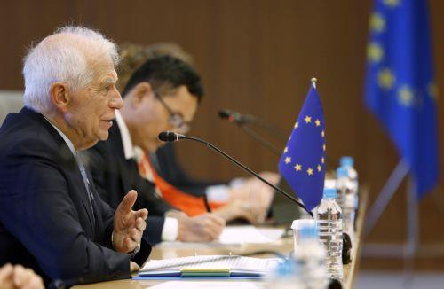 epa11695244 EU High Representative for Foreign Affairs and Security Policy Josep Borrell delivers an opening address at the start of a meeting with Japan's Defense Minister Gen Nakatani (not pictured) at the Defense Ministry in Tokyo, Japan, 01 November 2024. Borrell is traveling to Japan before heading to South Korea.  EPA/FRANCK ROBICHON/POOL