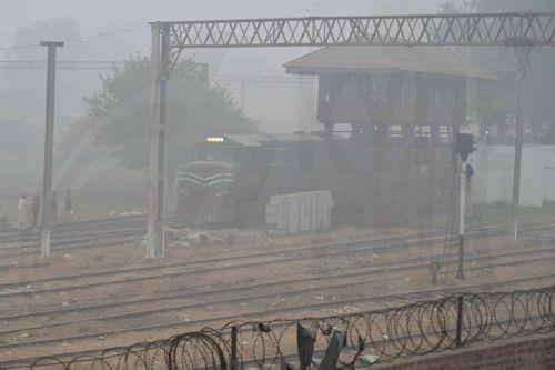 epa11720166 A view of a train on tracks amidst smog in Lahore, Pakistan, 14 November 2024. UNICEF has issued a warning about the impact of air pollution on children in Pakistan, particularly in Lahore. With air quality levels exceeding 100 times the World Health Organization's guidelines, hospitals have seen a surge in respiratory cases, including many...